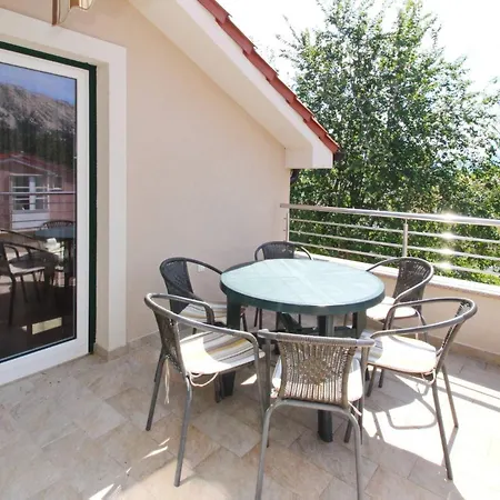 Smojver Stipe 4* Baška