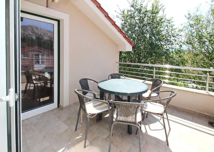 Smojver Stipe 3* Baška