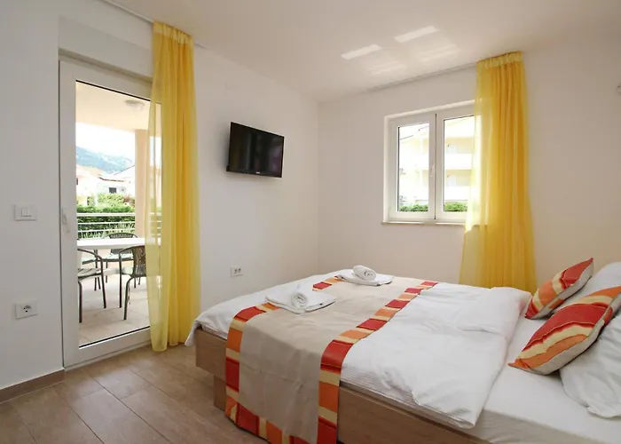 Smojver Stipe 3* Baška